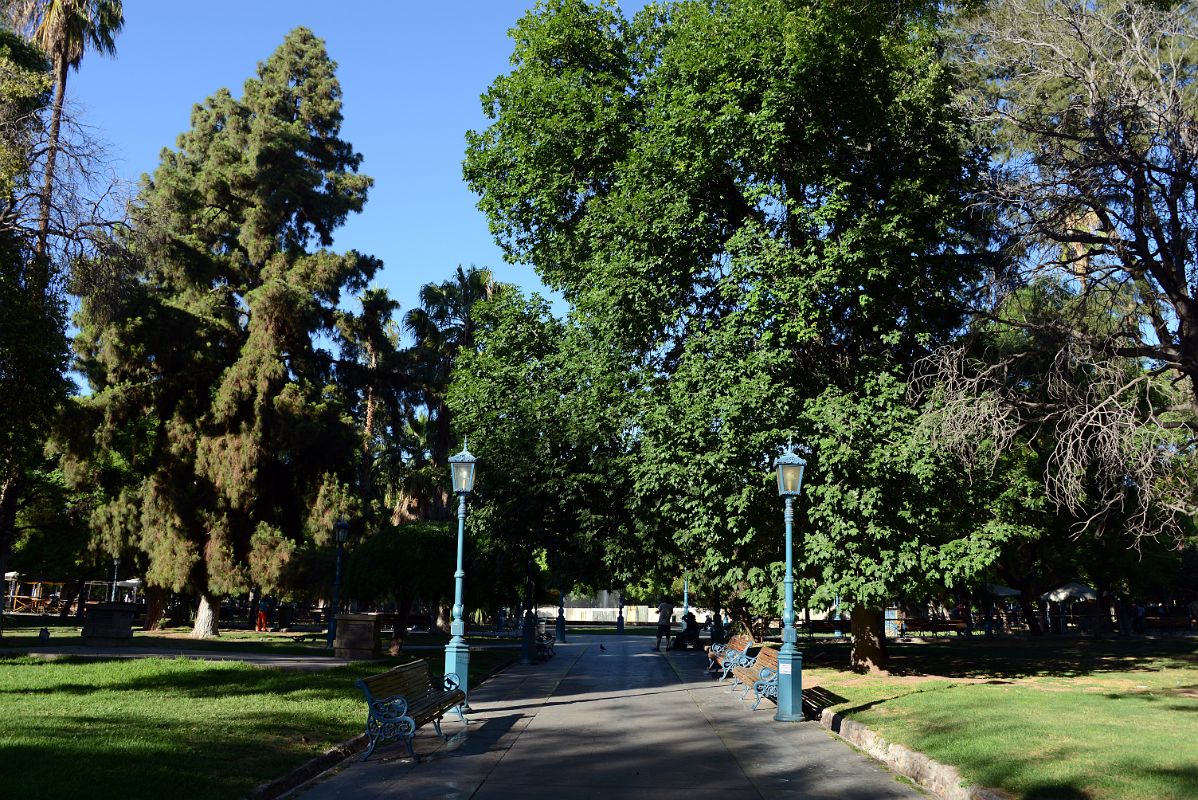 02-02 Walking Thru Mendoza Plaza Independencia